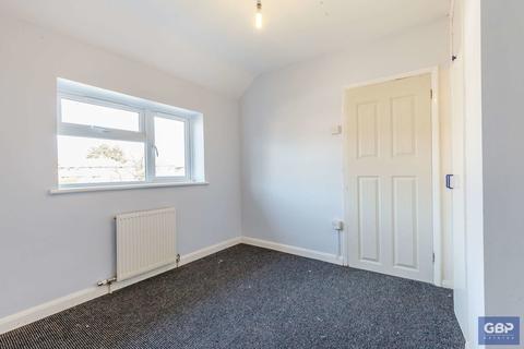 8 Barnstaple Road, Romford, RM3 7SS