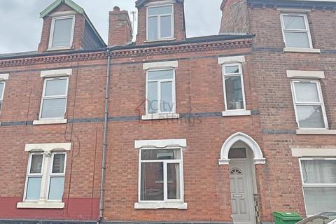 3 bedroom terraced house to rent, Thurgarton Street, Sneinton