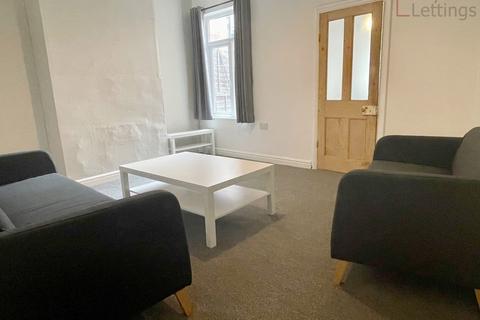 3 bedroom terraced house to rent, Thurgarton Street, Sneinton
