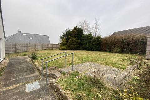 25 Four Ways Drive, Chulmleigh, EX18 7AZ