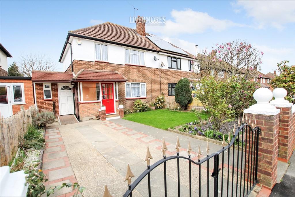 Mayplace Avenue, Crayford 3 bed semidetached house £1,700 pcm (£392 pw)