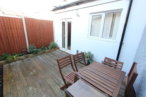 10 Birchanger Road, London, SE25 5BB