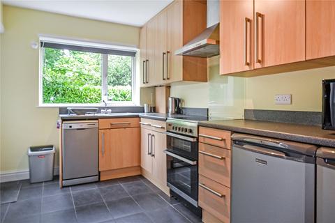 3 bedroom semi-detached house to rent, Cranleigh Drive, Sale, Greater Manchester, M33