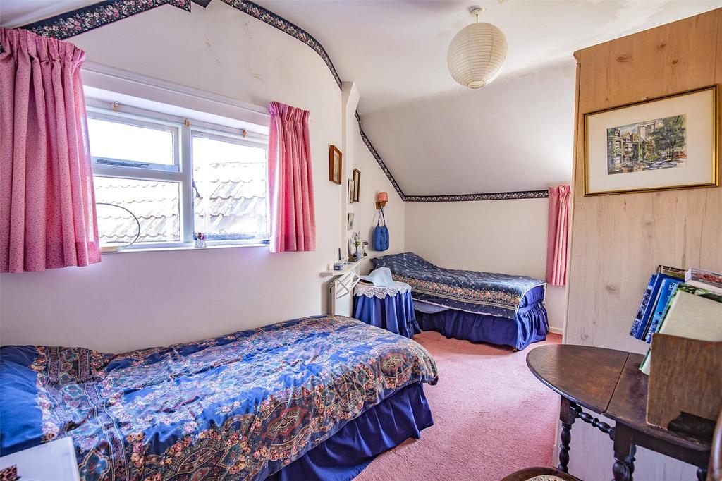 Twin Bedroom