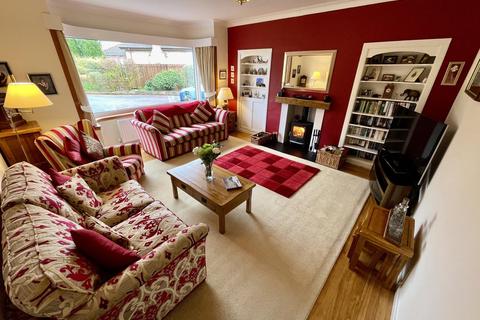 Whinhurst, 1 Barrmill Road, Beith, KA15 1EU