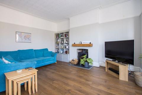 2 bedroom flat for sale, Plymouth Road, Penarth