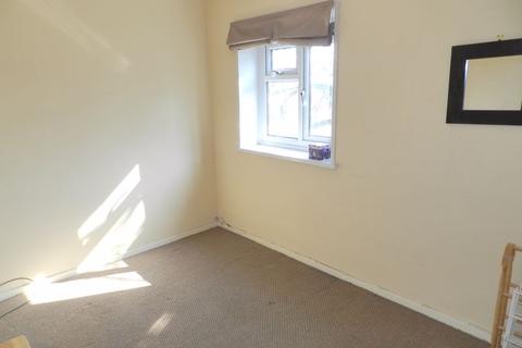 24 Woodbridge Gardens, Leeds, LS6 3LW