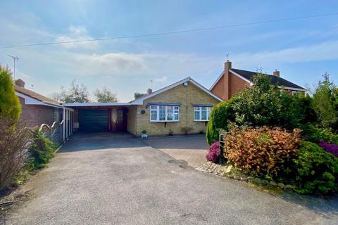 3 bedroom detached bungalow for sale - Orchard Way, Studley