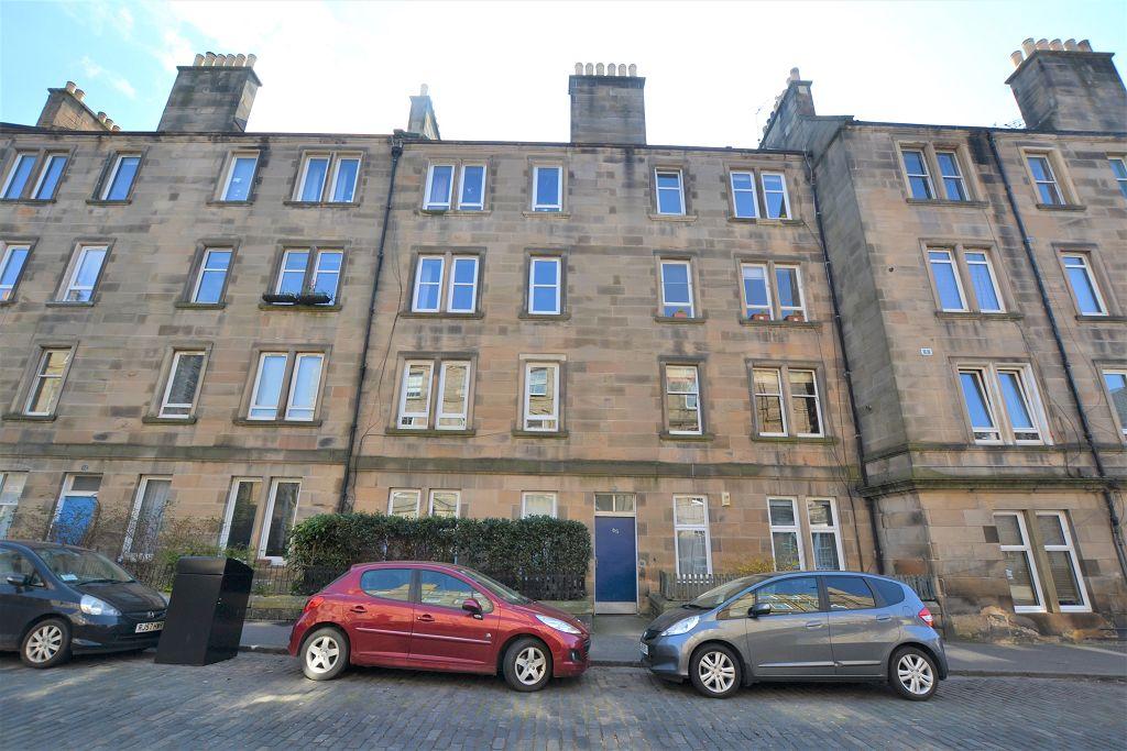 Lorne Street, Edinburgh Available 8th April 2 bed flat £1,050 pcm (£