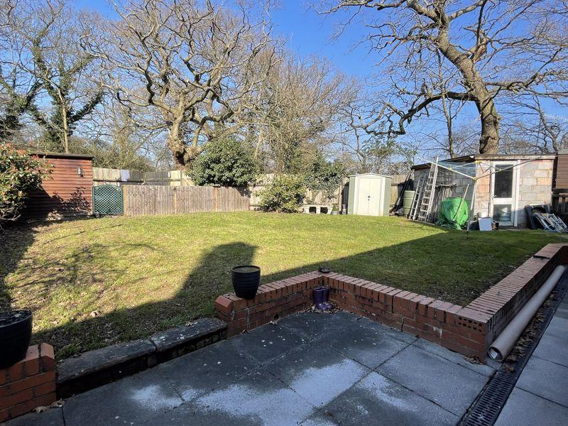 Meadfield, Edgware 3 bed semidetached house £525,000