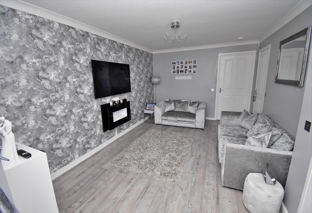 Collier Street, Johnstone, Renfrewshire 2 bed semidetached house £