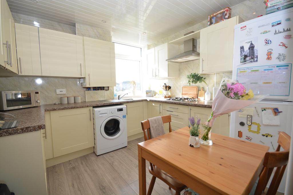 Seright Square, Crookedholm... 2 bed flat £49,995