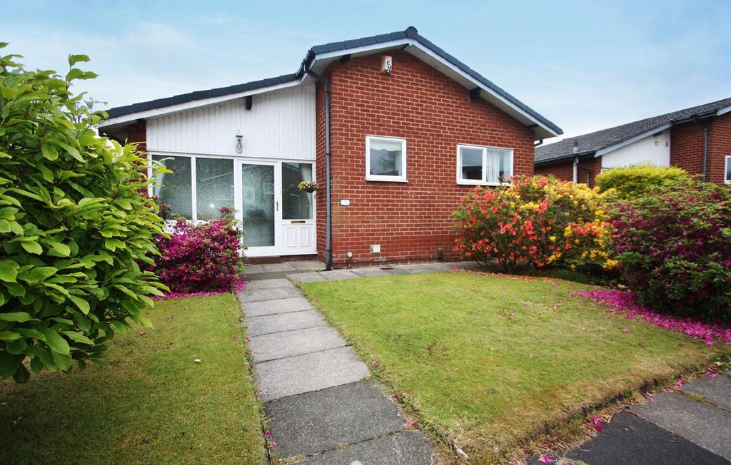 Staveley Avenue, Bolton, BL1 2 bed detached bungalow £850 pcm (£196 pw)