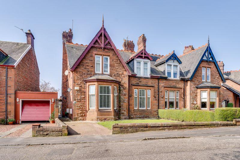 4 Howard Park Drive, Kilmarnock, KA1 1SF 2 bed character property £