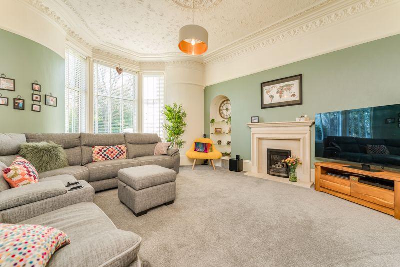 4 Howard Park Drive, Kilmarnock, KA1 1SF 2 bed character property £
