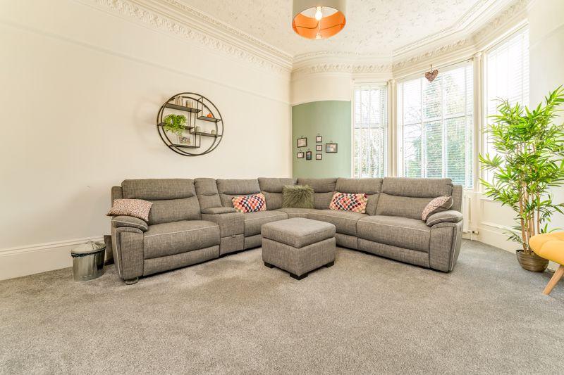 4 Howard Park Drive, Kilmarnock, KA1 1SF 2 bed character property £