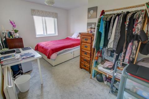 2 bedroom apartment to rent, North Street, Exeter