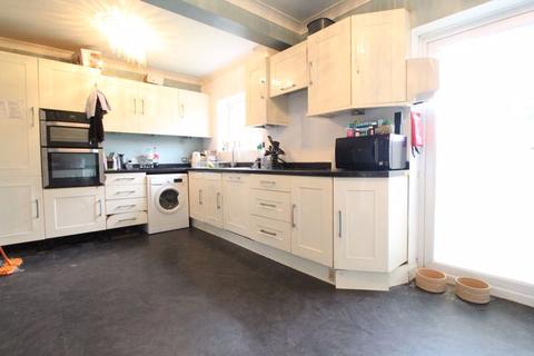 32 Alton Road, Luton, LU1 3NS