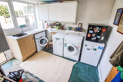 16 Buckingham Drive, Bury, BL8 2DH