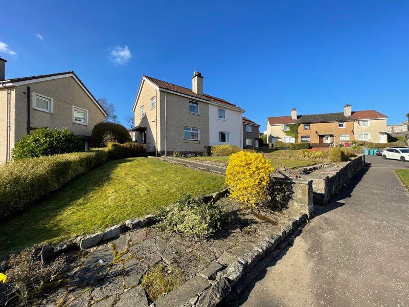 Montrose Gardens, Kilsyth 2 bed semidetached house £92,500
