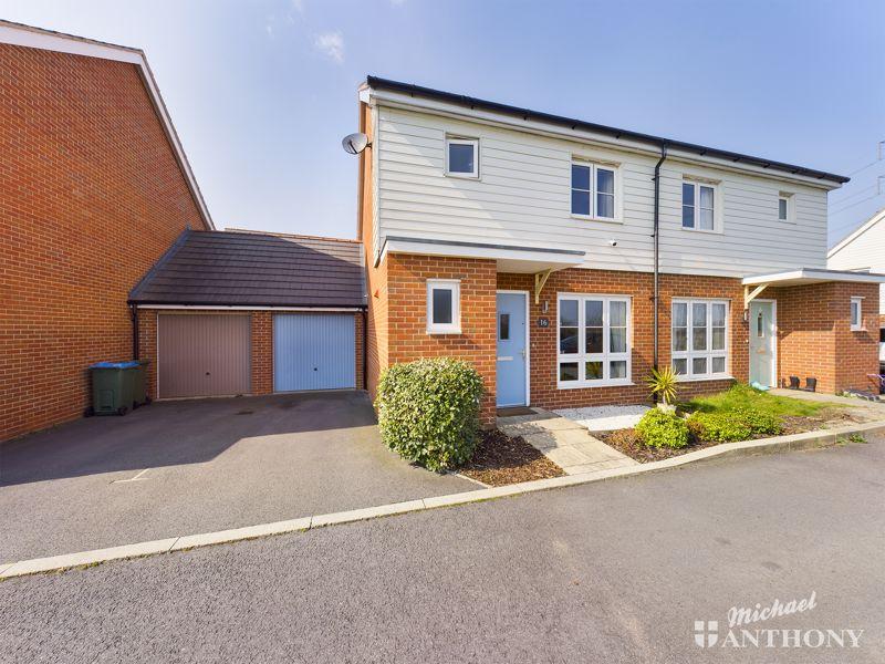 Pershore Way, Aylesbury 3 bed semidetached house £390,000