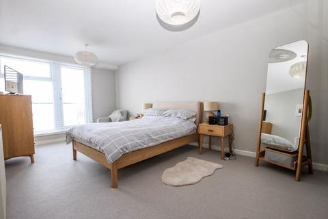 3 bedroom apartment to rent, Wellington Terrace, Clevedon