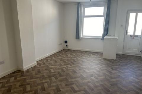 3 bedroom terraced house to rent, Cobden Street, Gosport PO12