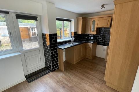 2 bedroom semi-detached house to rent, Osborne Drive, Darlaston WS10