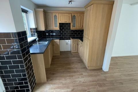 2 bedroom semi-detached house to rent, Osborne Drive, Darlaston WS10