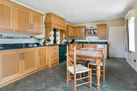 Red House Coach Drive, Fladbury, Pershore, WR10 2QN