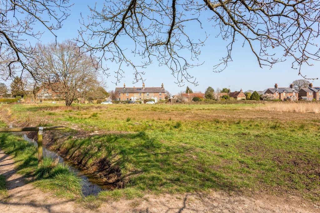 Henfield Common North, Henfield 2 bed house £500,000