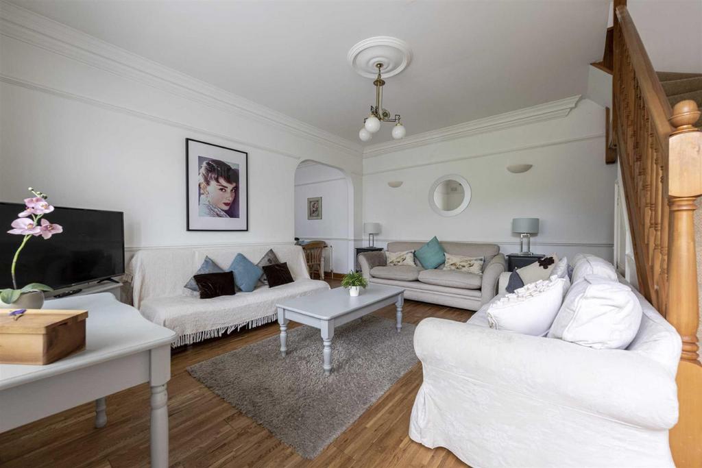 Quill Lane, Putney 2 bed end of terrace house £2,250 pcm (£519 pw)