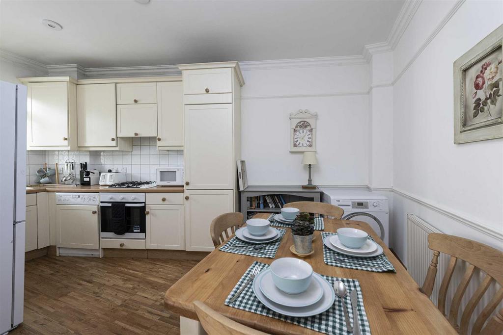 Quill Lane, Putney 2 bed end of terrace house £2,250 pcm (£519 pw)