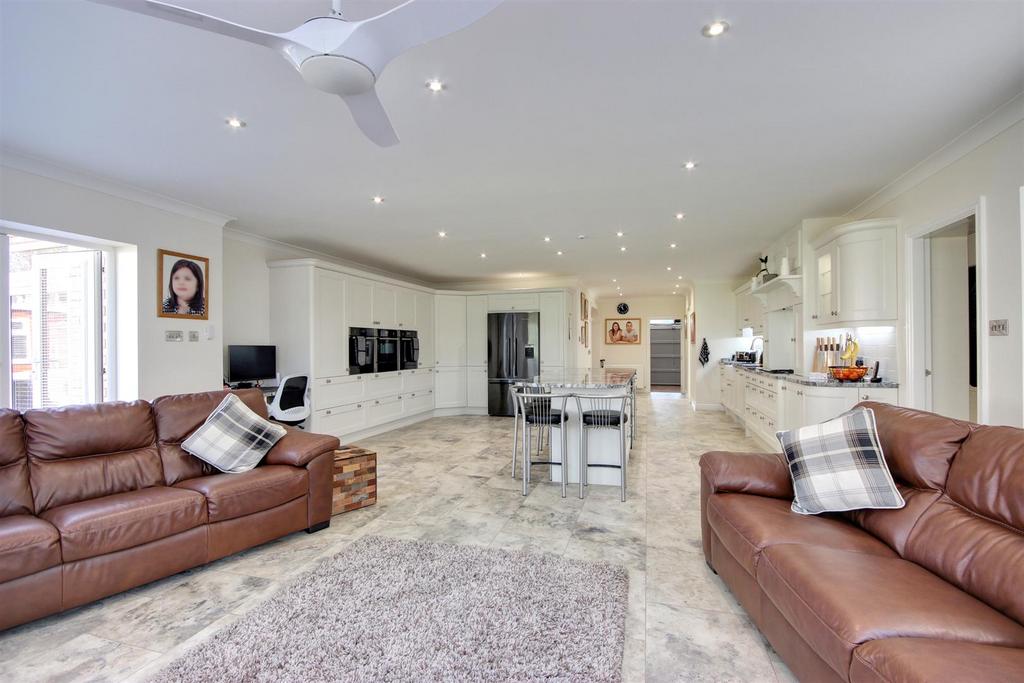 Karndean tiled floor
