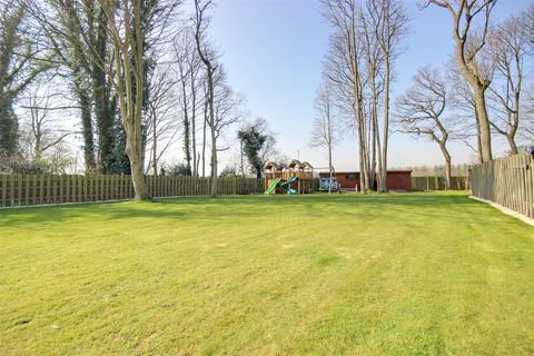 77 Elveley Drive, West Ella, Hull, HU10 7RX