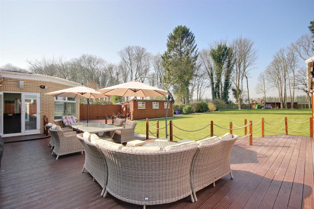 Imagine enjoying BBQs out here!