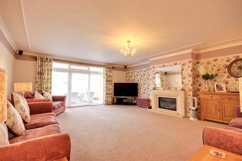 77 Elveley Drive, West Ella, Hull, HU10 7RX