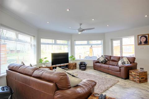 77 Elveley Drive, West Ella, Hull, HU10 7RX