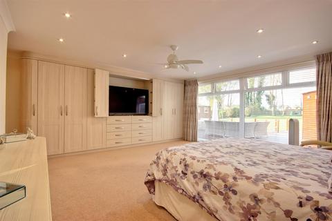 77 Elveley Drive, West Ella, Hull, HU10 7RX