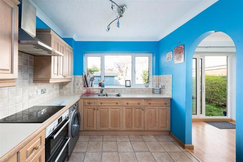 5 Coniston Close, Sompting, Lancing, BN15 9SA