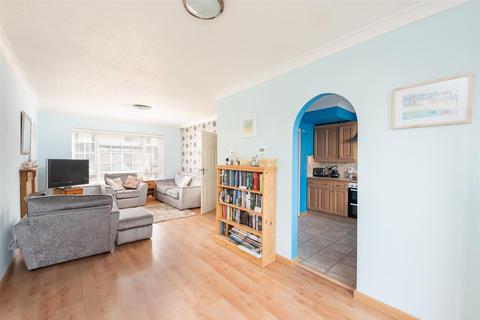5 Coniston Close, Sompting, Lancing, BN15 9SA