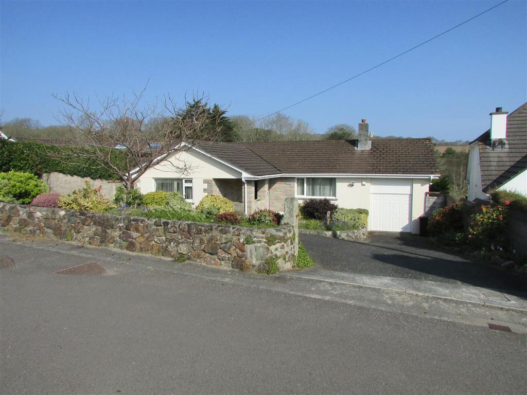 Heather Lane, Canonstown, Hayle 3 bed bungalow £1,350 pcm (£312 pw)