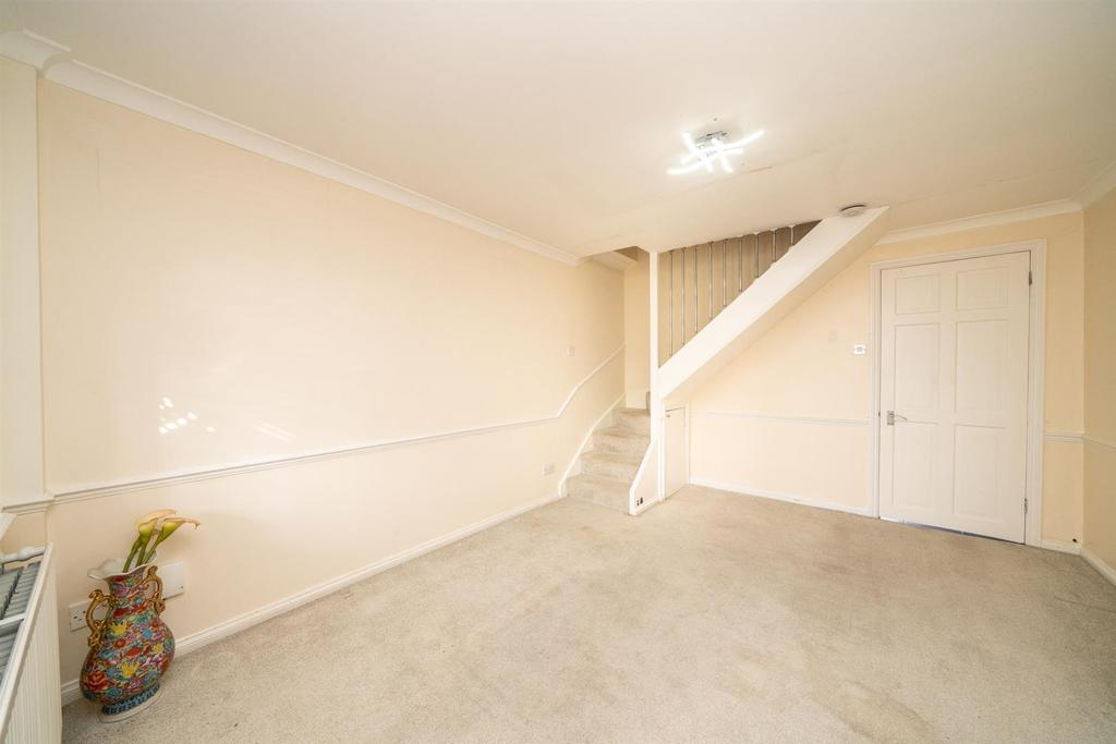 Acorn Road, Hemel Hempstead 2 bed end of terrace house £350,000