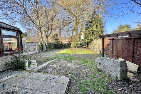 13 Tomlyns Close, Hutton, Brentwood, CM13 1PU