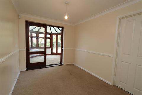 13 Tomlyns Close, Hutton, Brentwood, CM13 1PU