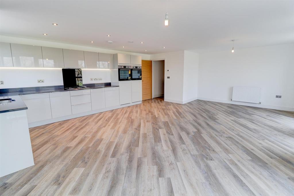 Open Plan Living/Kitchen/Dining