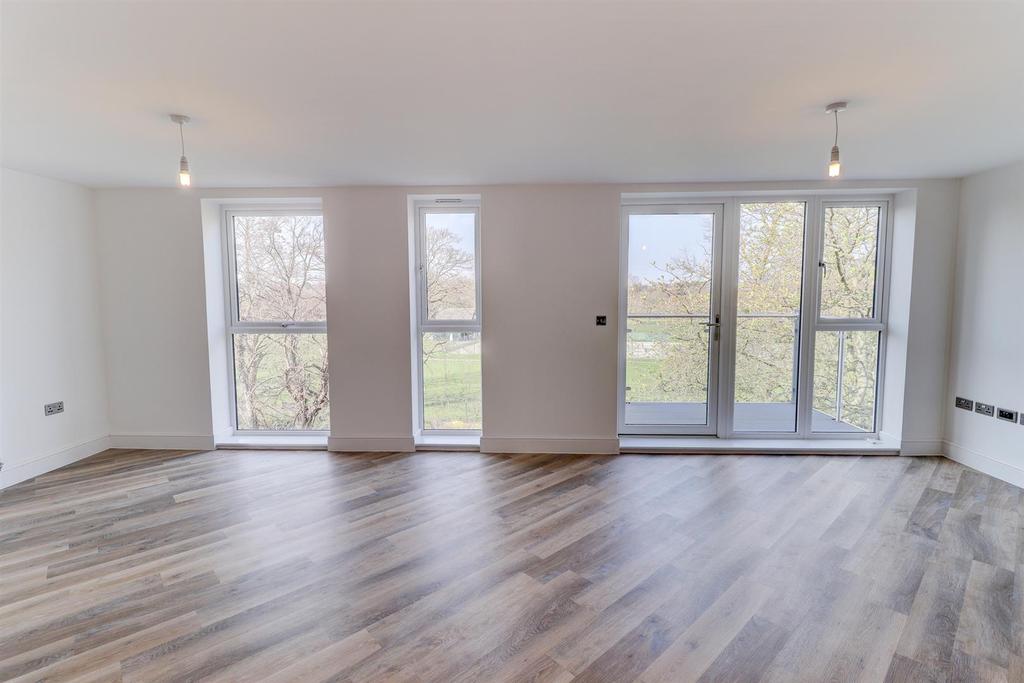 Open Plan Living/Kitchen/Dining