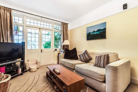 1533 High Road, London, N20 9PP