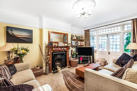 1533 High Road, London, N20 9PP