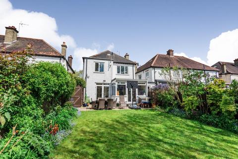1533 High Road, London, N20 9PP
